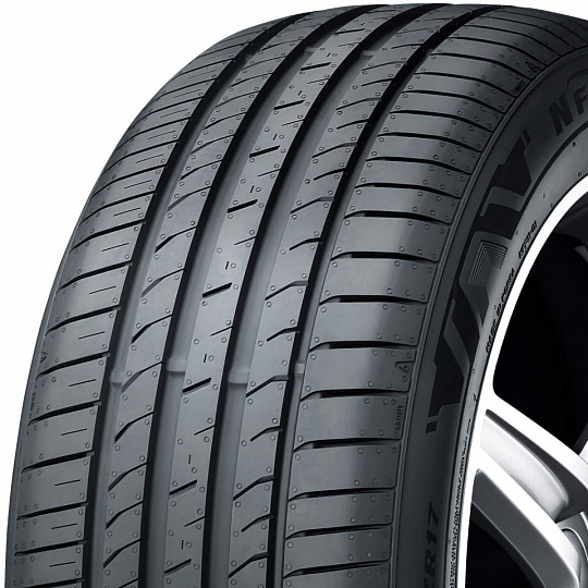 Nexen N'fera Primus 215/55 R 17 94T Nexen N'fera Primus 215/55 R 17 94T